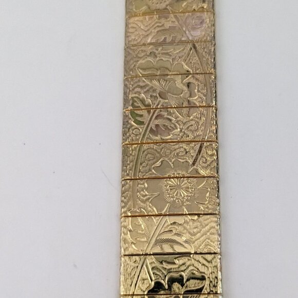 Vintage Gold Tone Floral Etched Buckle Bracelet - Picture 5 of 7
